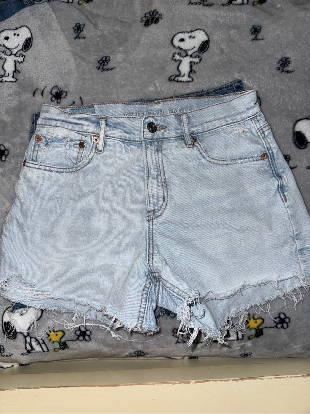 2 shorts Kensie jeans short and American Eagle bundle ! pack of 2 shorts ! Sz 2 - Picture 3 of 7